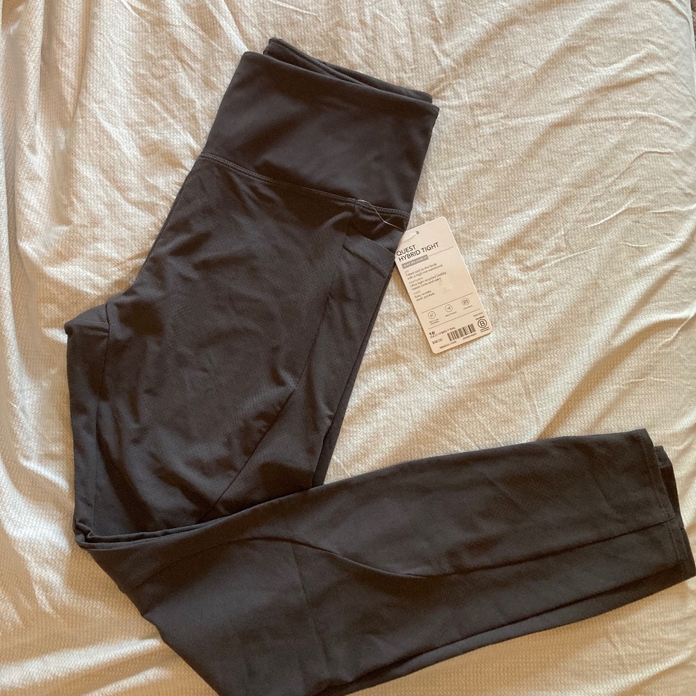 NWT Athleta Quest Hybrid Tight - Shale